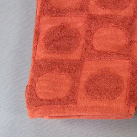 Cupcakes and Cashmere Halloween Kitchen Towels Set of 3 (Pumpkins) - Picture 3 of 4